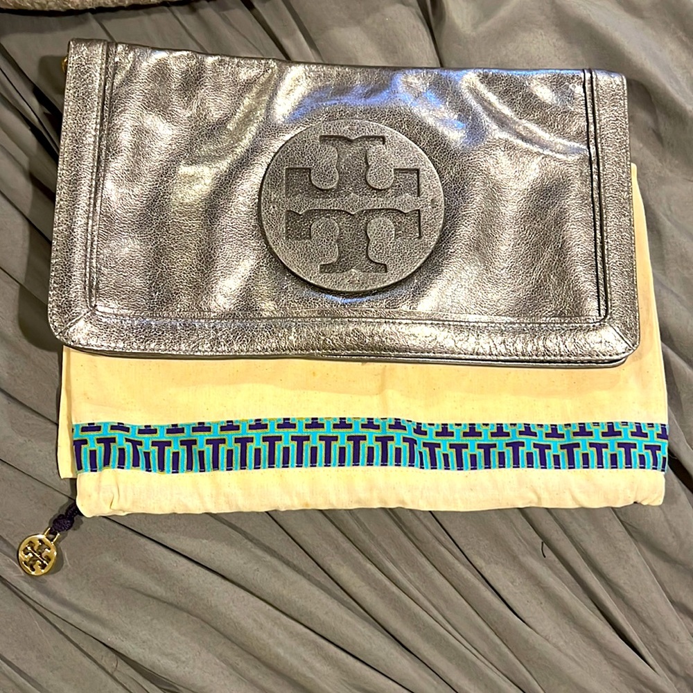 Pre Loved silver Tory Burch clutch